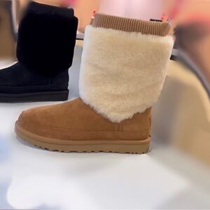 UGG Classic Short Posy- Chestnut/Black -